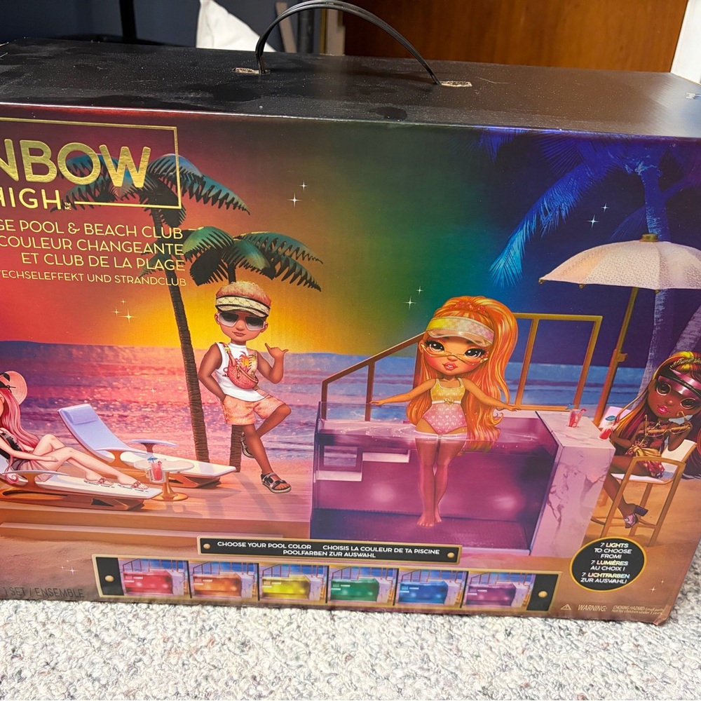 Rainbow High Pool & Beach Club Playset - Multicolor